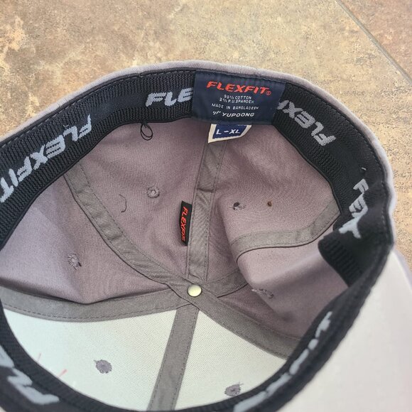 Flexfit L-XL Cap, Western Global, Grey - Picture 2 of 2